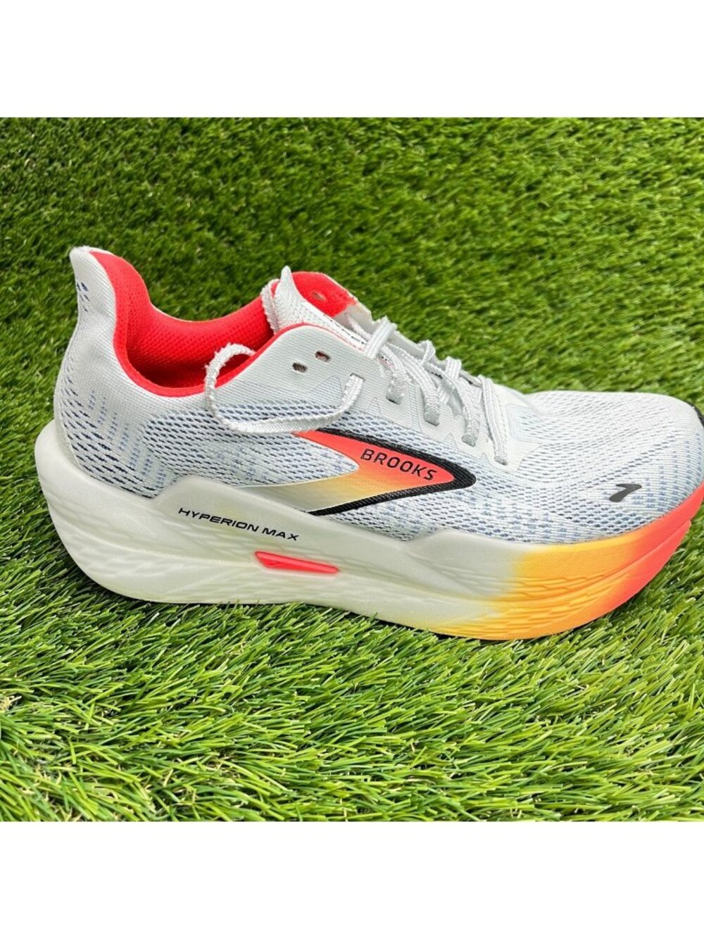 Brooks Hyperion Max 2 Womens Size 7.5 White Orange Running Shoes Sneakers